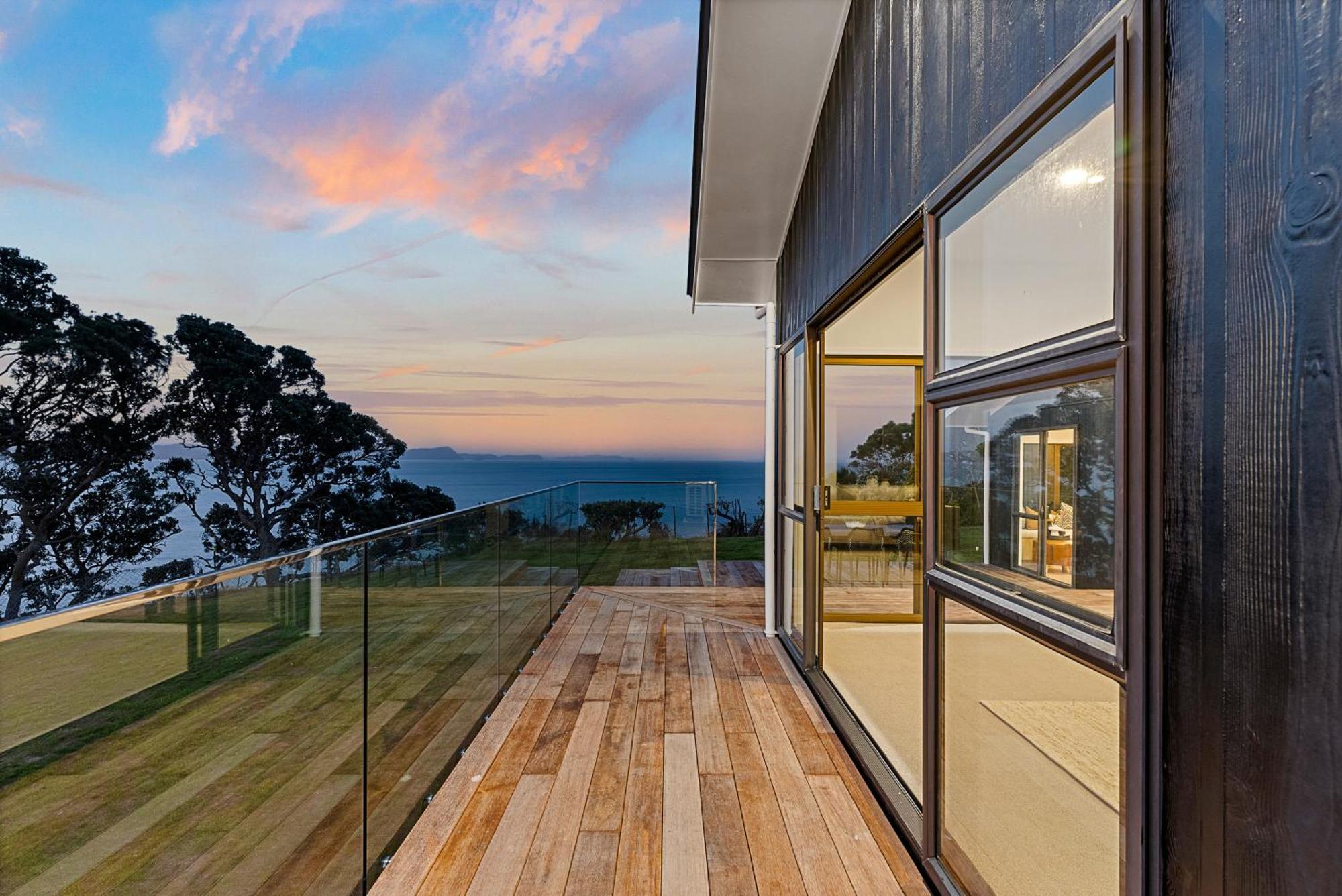 Private Paradise With Sea Views Apartment Whangaparaoa Exterior photo